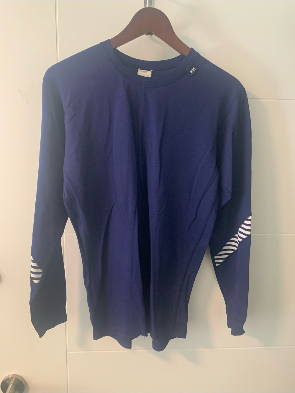 4/$20. 4Helly Jansen Men's Long Sleeve Navy Crew Neck Shirt Detail A15